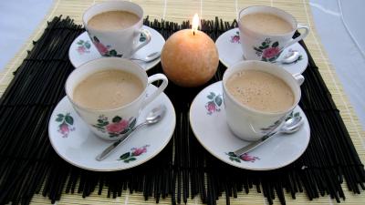 crème entière : Tasses de café au chocolat