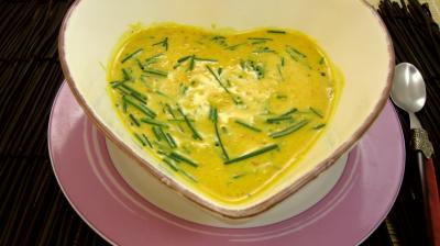 sauce froide : Ramequin de sauce aux oeufs durs