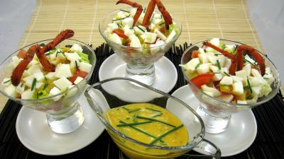 entrée à base de coquillages et crustacés : Verrines de homard en salade