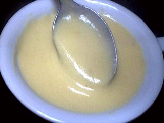 sauce pour viandes poêlées : Ramequin de sauce pâtissière au Porto
