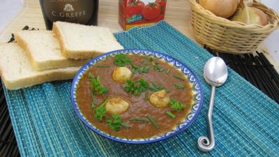 sauce pour viandes poêlées : Ramequin de sauce lyonnaise