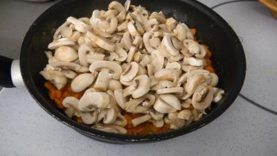 Blancs de poulet en papillotes aux herbes aromatiques et au roquefort - 8.3