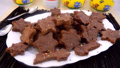 vanille en poudre : Plat de biscuits sablés de l'avent