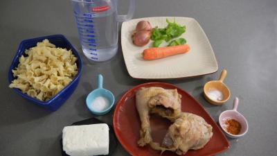 Ingrédients pour la recette : Confit de canard aux pâtes