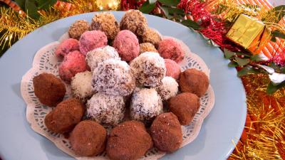 noix de coco : Assiettes de truffes au chocolat