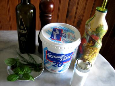 Ingrédients pour la recette : Sauce au fromage blanc aux fines herbes