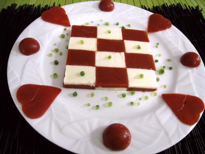Ail : Assiette d'amuse-bouche moléculaire à la tomate et mozzarella
