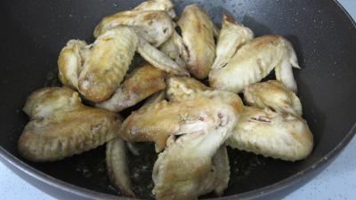 Recette Ailerons de poulets sautés aux navets