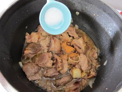 Epaule d'agneau aux poires et à la cannelle - 5.3