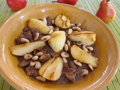 Cuisine orientale : Assiette d'épaule d'agneau aux poires et à la cannelle