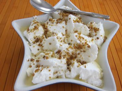 noisette : Saladier d'iles flottantes au caramel
