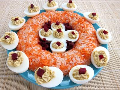 Image : Oeufs au foie gras et sa couronne riz et carottes