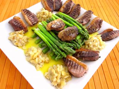 plat complet : Assiette d'asperges et magrets aux amandes et aux oranges