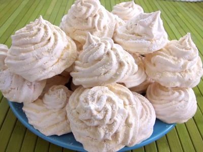 Desserts : Assiette de meringues à la française