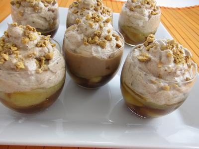 Image : recette Chantilly au chocolat et ses poires au caramel