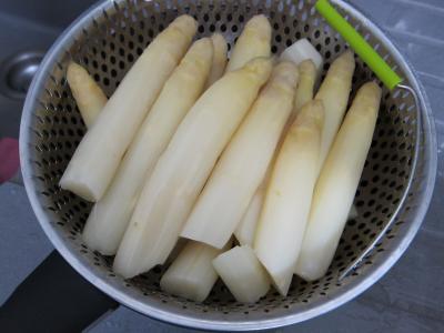 Coquelets au miel et aux pommes caramélisées et aux asperges - 9.1