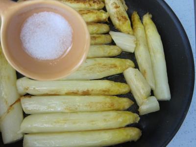 Coquelets au miel et aux pommes caramélisées et aux asperges - 11.2