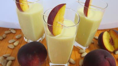 Recette Cocktail de lait d'amandes aux pêches