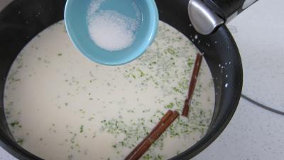 Gâteau de semoule au coulis de framboises - 2.3