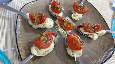 Ail : Assiette d'antipastis à la tomate